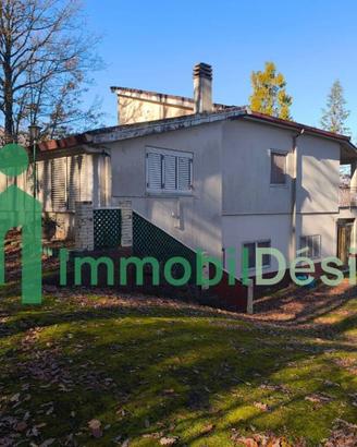 Villa di 260 m² con più di 5 locali a Pignola