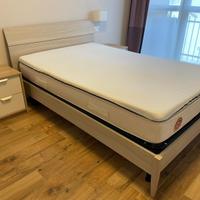 Letto una piazza e mezza e comodini