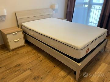 Letto una piazza e mezza e comodini