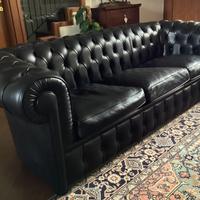 Divano tipo Chesterfield 3/4 posti vera pelle nera