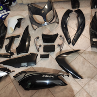 Ricambi Tmax + carene + sella + gomme