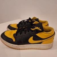 Air Jordan 1 Low – Gialle & Nere | Taglia 37.5