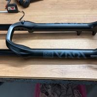 Forcella RockShox Yari 170mm ruota 29 