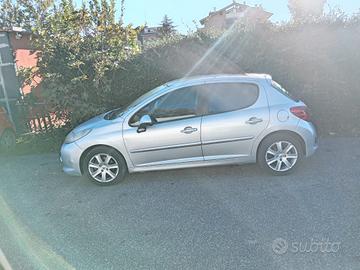 Peugeot 207 vista e piaciuta