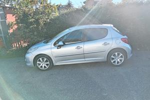 Peugeot 207 vista e piaciuta