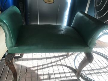 Panca piccola gambe in legno poggia piedi