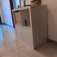 Scaffale con ante IKEA KALLAX 77×77 cm