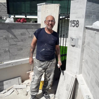 Muratore, impianti elettrici e idraulici