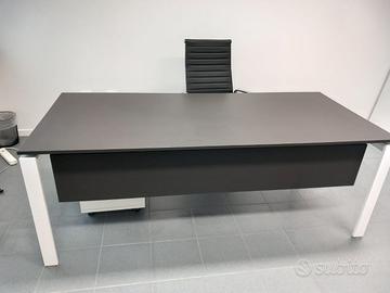 MOBILI UFFICIO COME NUOVI