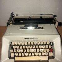 Macchina da scrivere olivetti