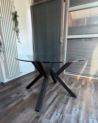 Tavolo di design moderno in vetro e legno