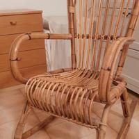 Sedia a dondolo in vimini