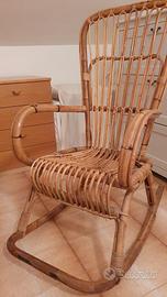 Sedia a dondolo in vimini