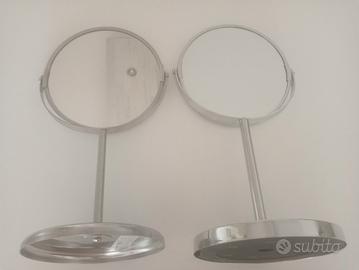 2 Specchi da trucco da tavolo ingranditori.