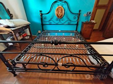 Letto matrimoniale in ferro battuto inclusa rete