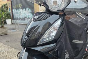 Kymco people 300 gti