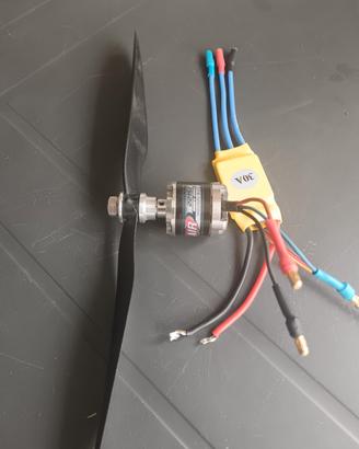 motore brushles con regolatore.