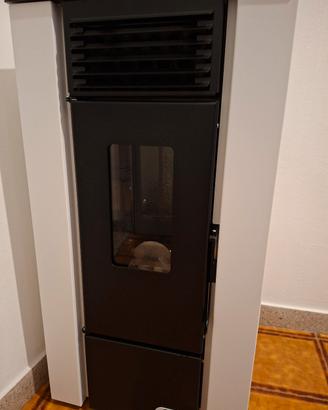 STUFA A PELLET 9 kW NUOVA – WI-FI – €800