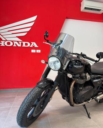 Triumph Street Twin