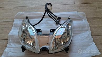 Faro anteriore Yamaha XMax
