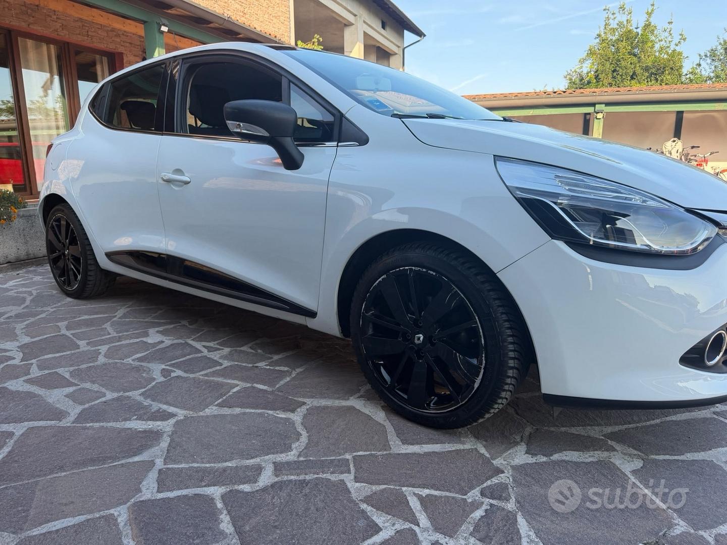 Renault Clio 2014 photo 2