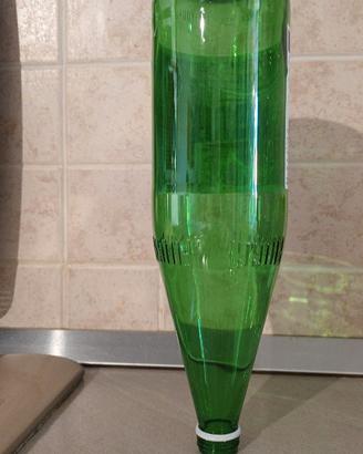 Bottiglie vuote di acqua Fiuggi