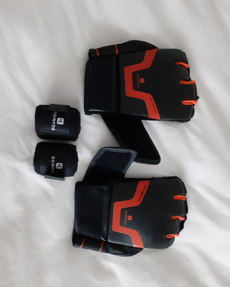 Guanti e fasce per fit boxe