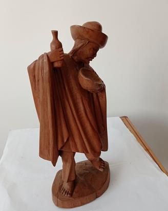 scultura in legno intagliato 