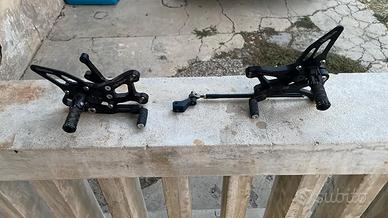 Pedane poggiapiedi regolabili Lightech RSV4/ Tuono