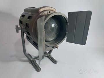 faro cinema, camera di posa