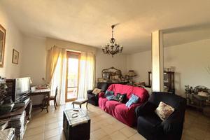 Appartamento di 175 m² con più di 5 locali e box a