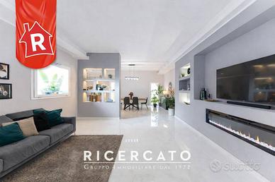 Appartamento di 180 m² con più di 5 locali e box a