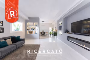 Appartamento di 180 m² con più di 5 locali e box a