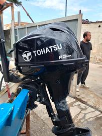 barca da pesca con fuoribordo 