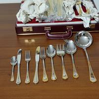 Servizio posate GOTTINGHEN 75 pezzi.