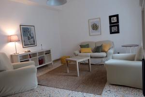 Appartamento ammobiliato al piano terra - Via Olbi