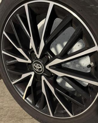 Set gomme invernali  cerchi originali Toyota 18”