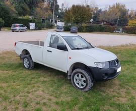 Mitsubishi L200 2.5 DI-D 4WD Cassone 2,20 m