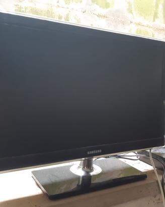 TV Samsung 22” + decoder digitale terrestre