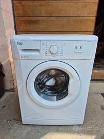 LAVATRICE BEKO SLIM 5KG 1000 GIRI WMB5100