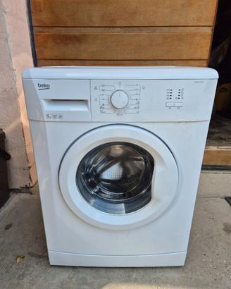 LAVATRICE BEKO SLIM 5KG 1000 GIRI WMB5100
