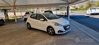 Peugeot 208 PureTech 82cv 5 porte Allure
