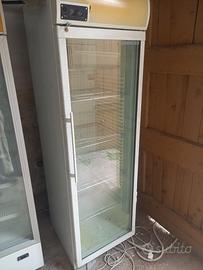 frigo vetrina liebherr 