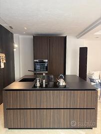 Cucina con isola quadrata MESONS GOCCIA -55%