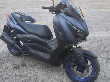 X-MAX 300