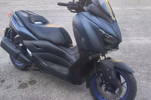 X-MAX 300