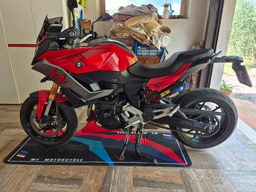 BMW F 900 XR