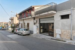 Bottega via Madonna degli Ammalati