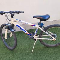 Mountain bike Scout 24" bianca per bimbo/a