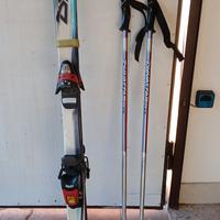 Scii Dynastar e bastoncini 